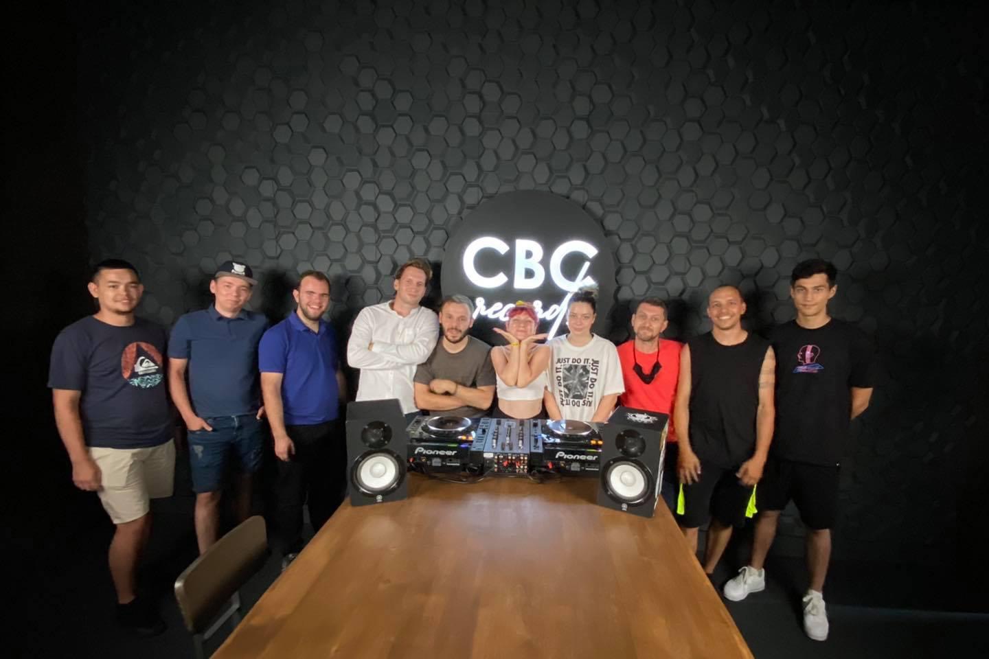 O clădire de birouri din Cluj lansează primul studio de podcasting as a service din România 2 CBC Records 1