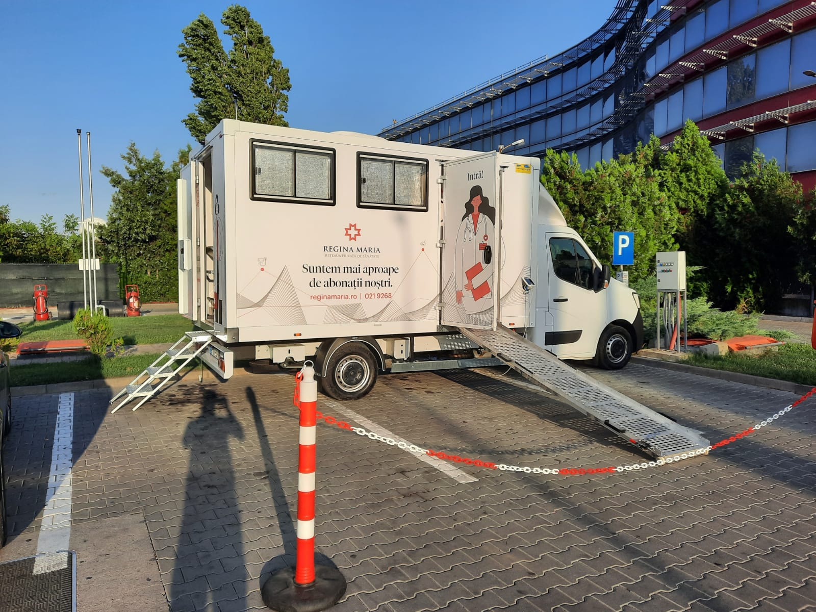 Un nou cabinet de testare COVID, lângă aeroportul Henri Coandă pentru turiștii care pleacă în vacanț...