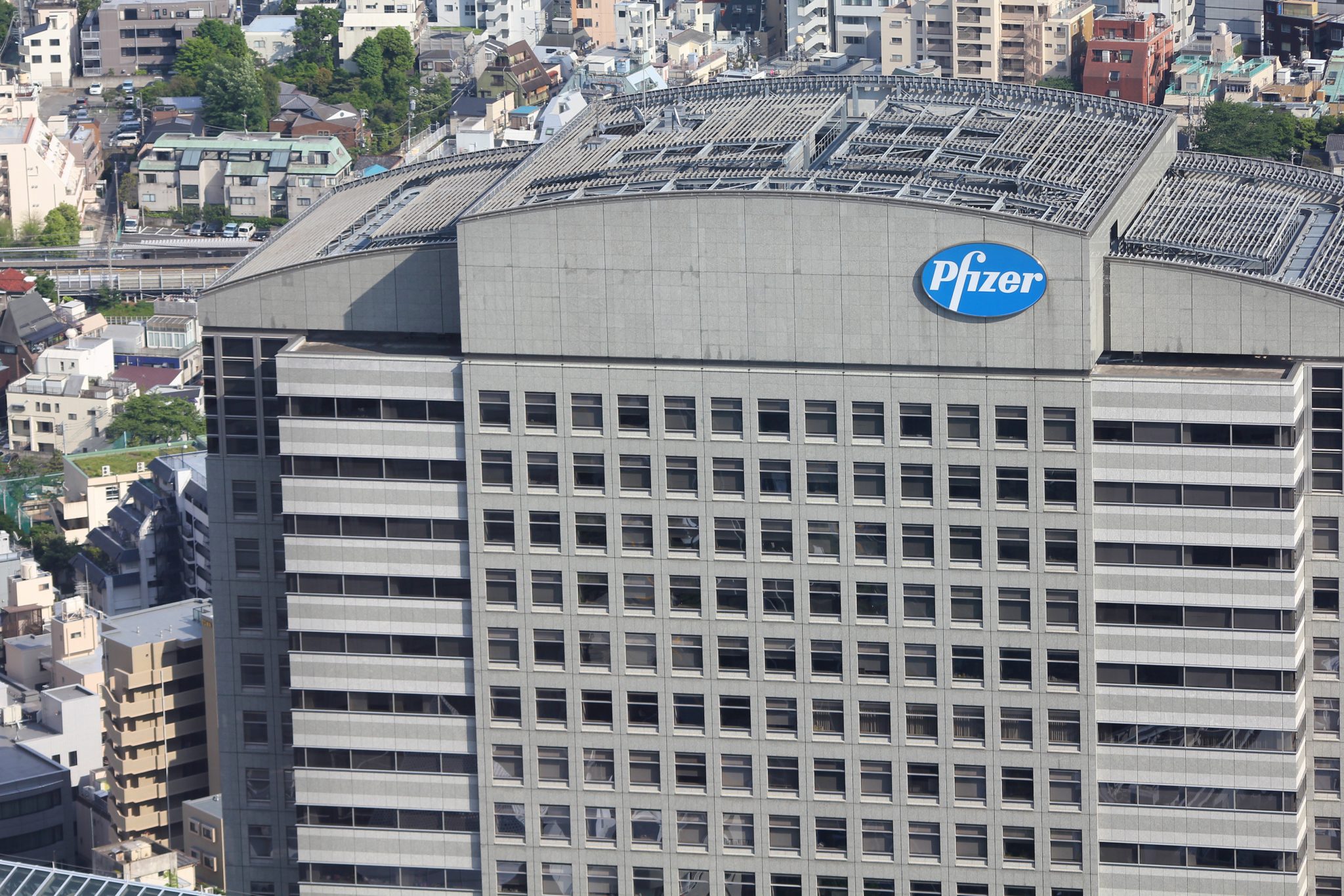 Pfizer achiziționează o companie canadiană care dezvoltă medicamente pentru cancer