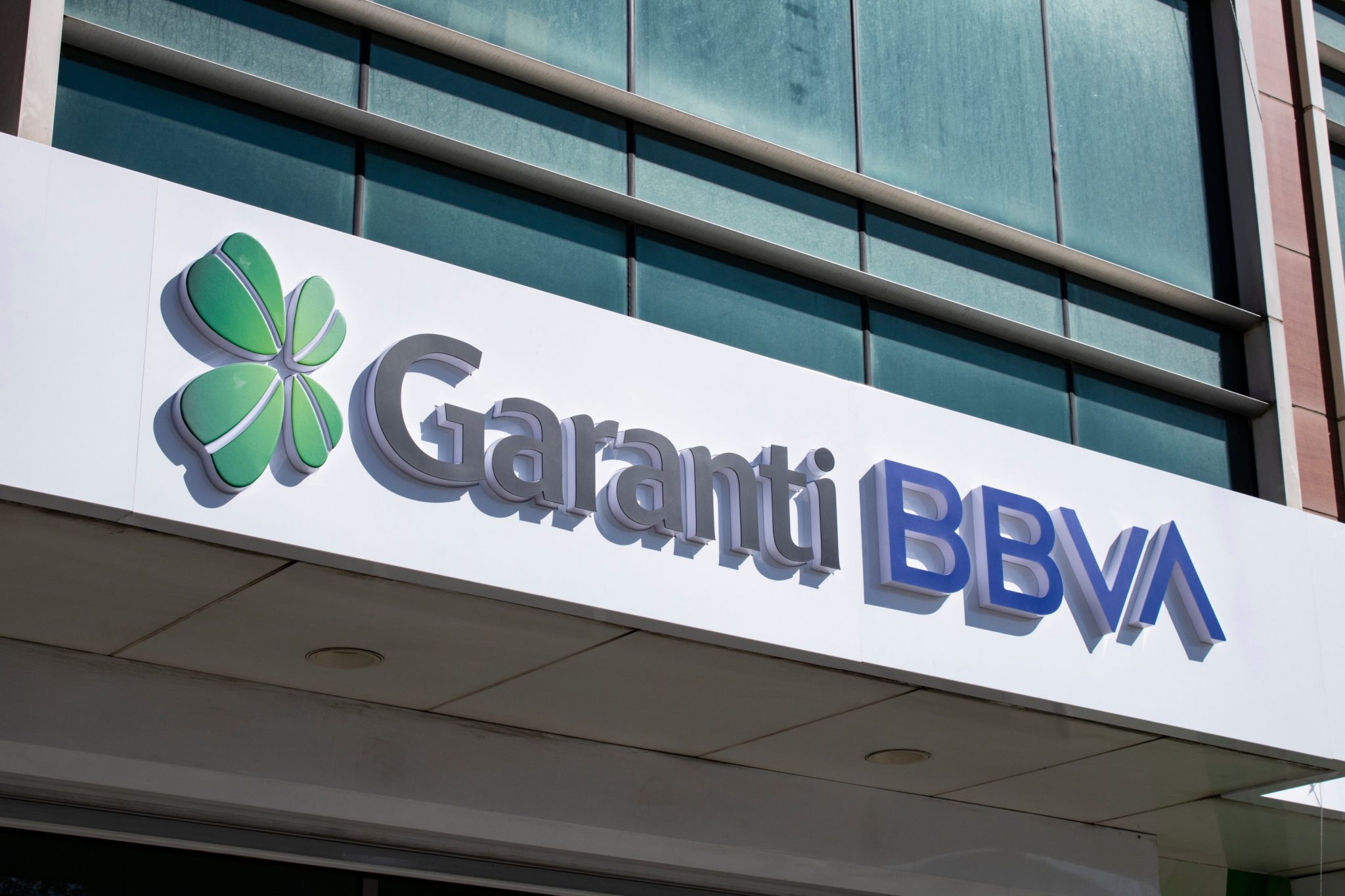 Garanti BBVA Leasing a obținut un împrumut de 10 milioane de euro pentru finanțarea IMM-urilor afect...