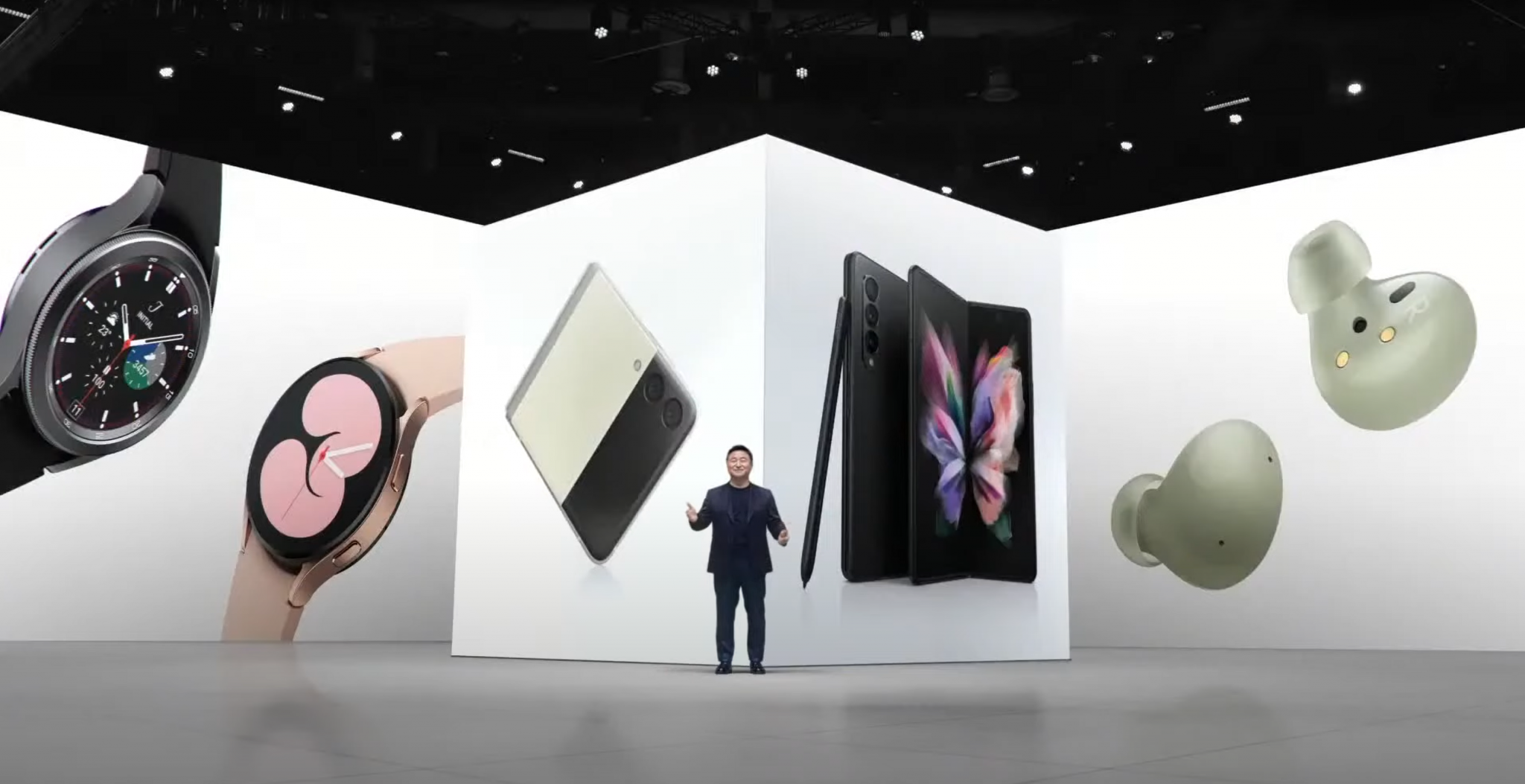 Samsung a lansat Galaxy Watch 4, Galaxy Z Fold 3, Galaxy Z Flip 3 și în România