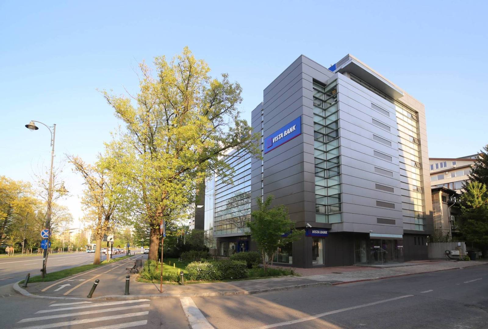 Vista Bank a finalizat achiziția Crédit Agricole
