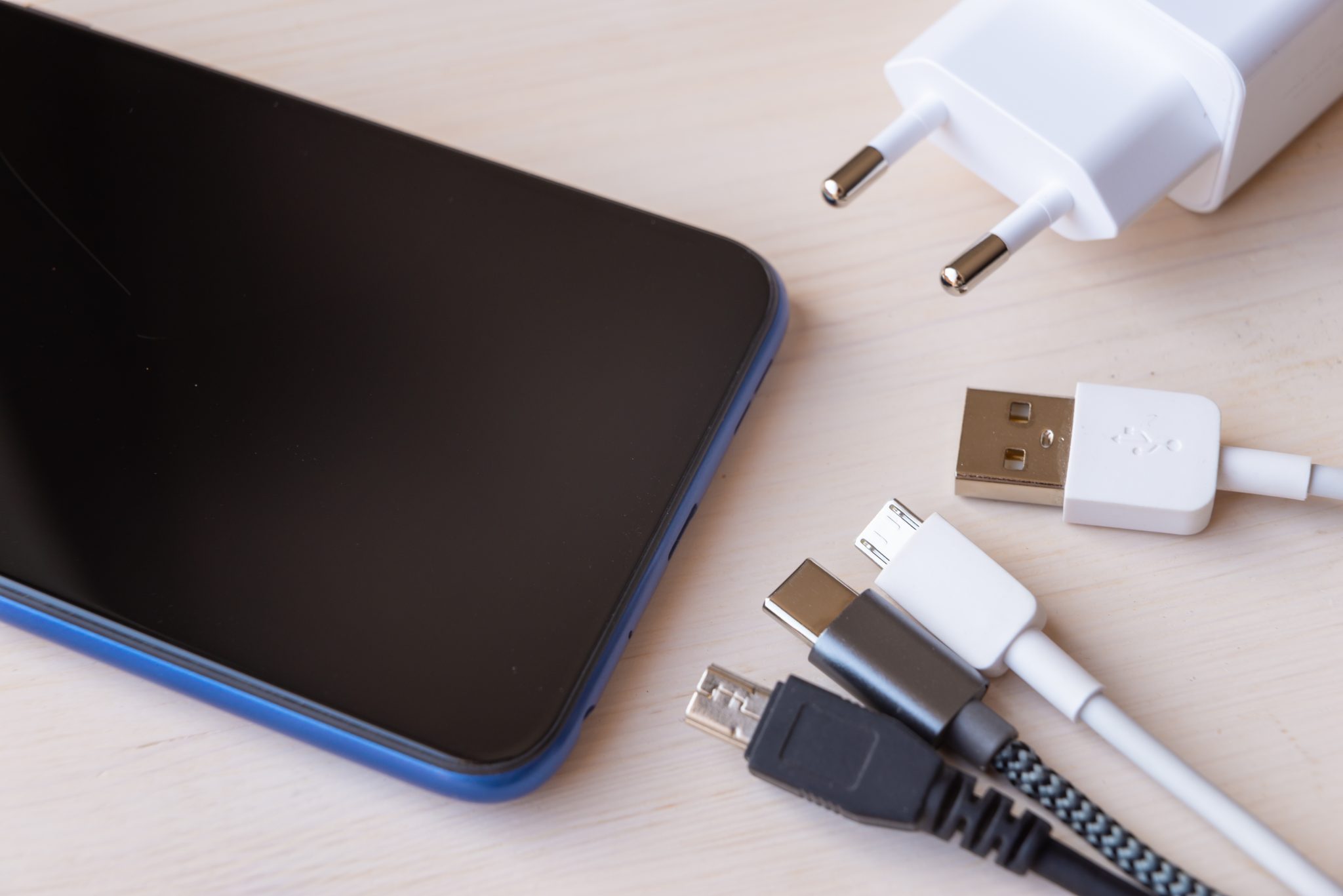 Încărcătorul comun pentru telefoane în Europa ar putea deveni realitate în doi ani