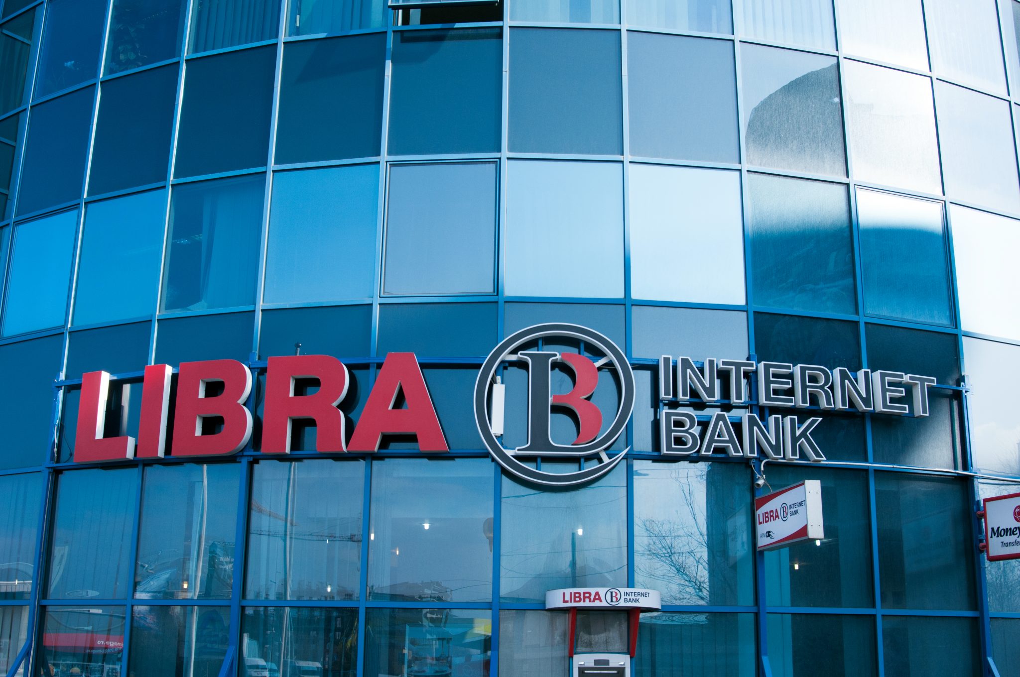 Libra Internet Bank a atras investiții de aproape 28 de milioane de euro