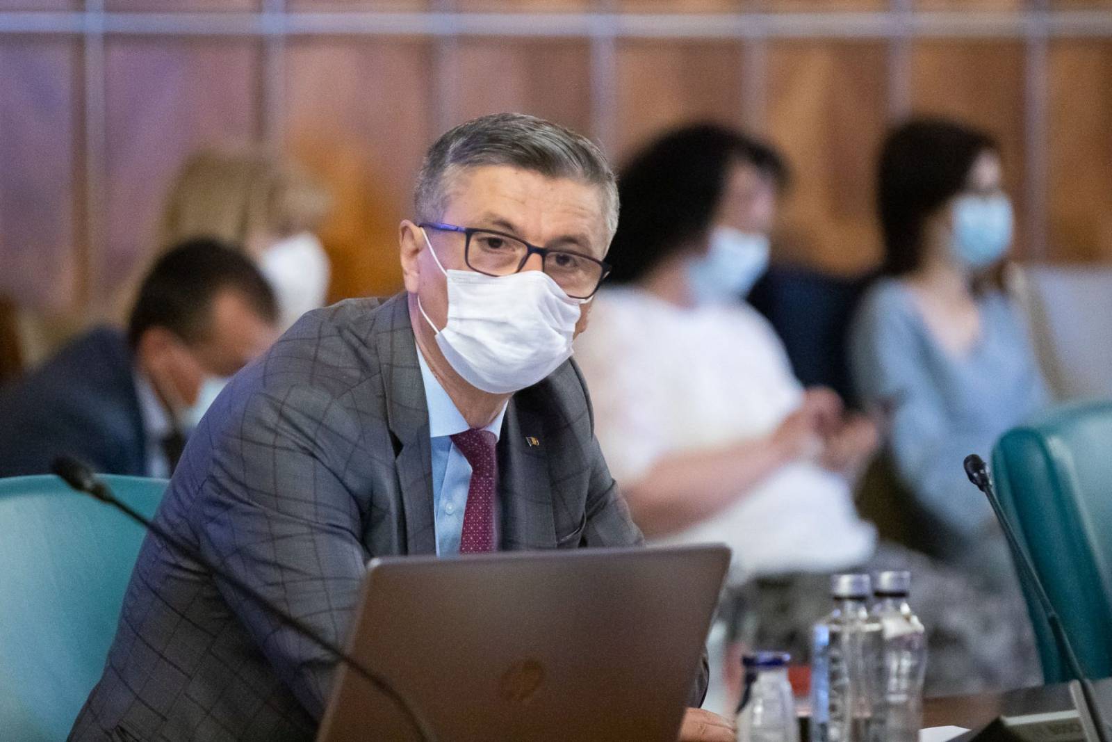 Ministrul Energiei cere companiilor de utilități soluții ca românii să nu mai plătească facturi mari