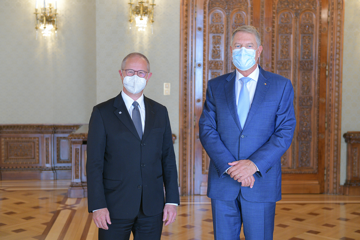 Klaus Iohannis a cerut conducerii OMV protejarea consumatorilor vulnerabili