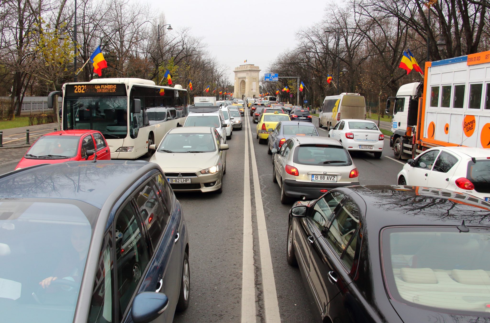 Aproape 50.000 de autoturisme noi au cumpărat românii în primele 5 luni ale anului. Statistică APIA