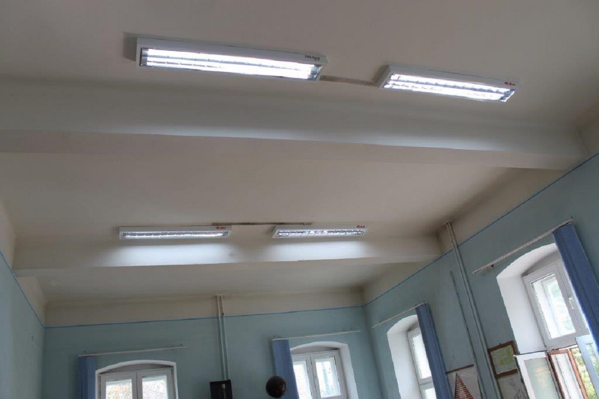 O nouă școală din România are sisteme de iluminare noi, în cadrul proiectului E.ON Energie în Școlil...