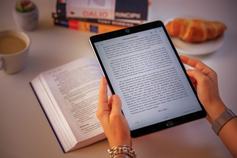 editura ACT și Politon