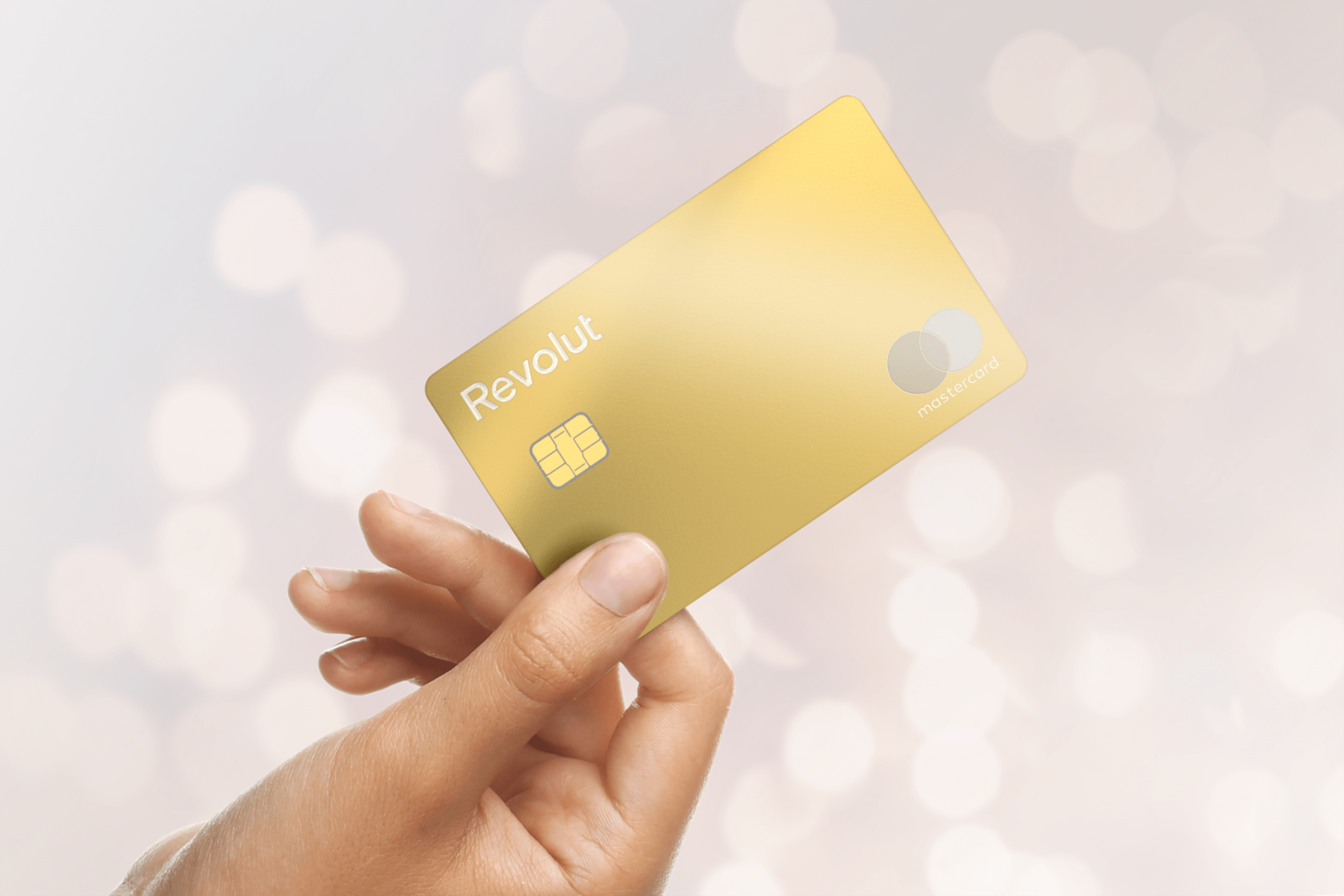 Revolut lansează cardul Gold placat cu aur de 24 K
