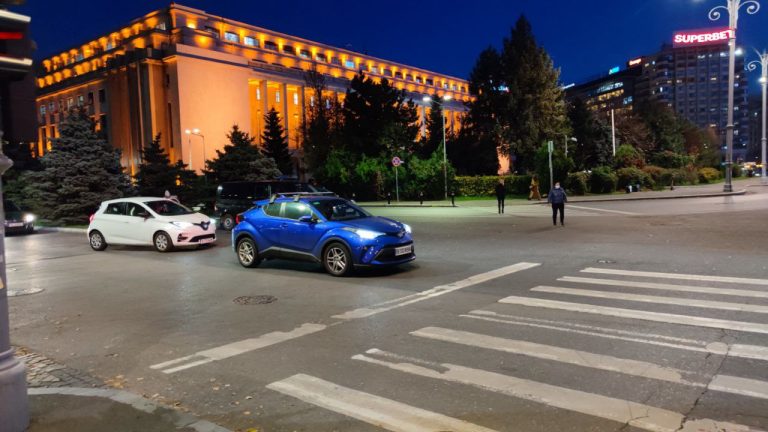 photo5792111338707859195