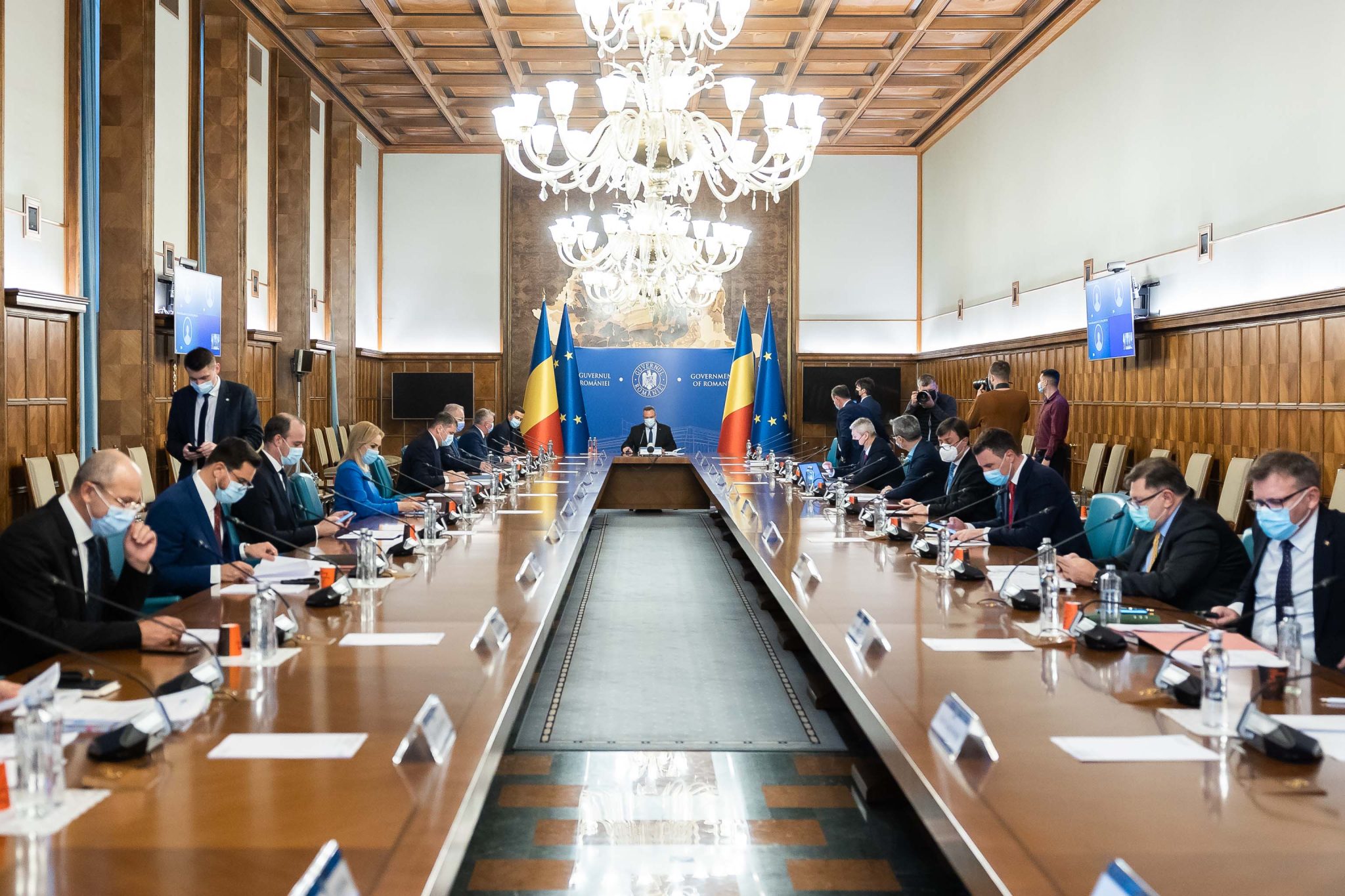Rectificarea de buget a fost aprobată de Guvern. Ce ministere primesc bani