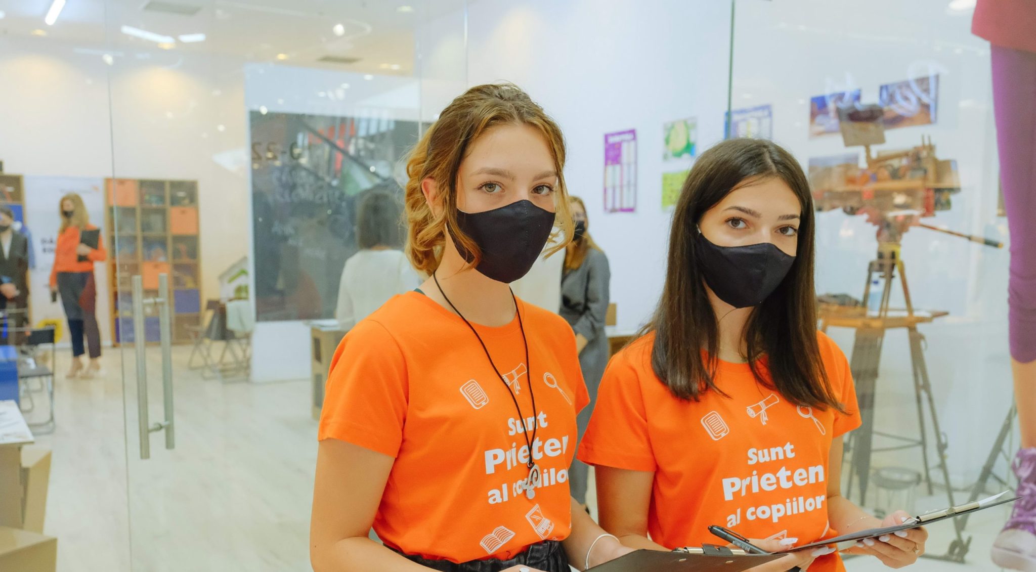 Nou trend în pandemie: voluntariatul online