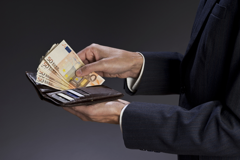 STUDIU: Peste 75% dintre companii își recompensează angajații la final de an