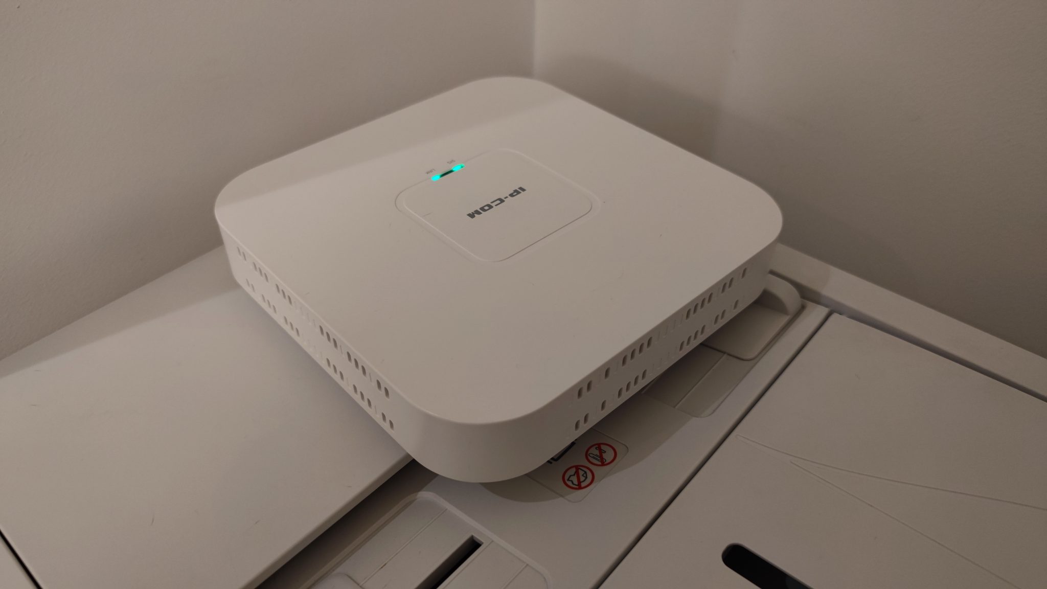 Ce soluții au firmele pentru a asigura internet în întreg biroul