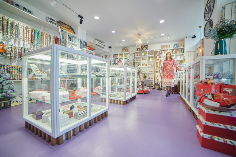 Maya Concept Alina Apescarite