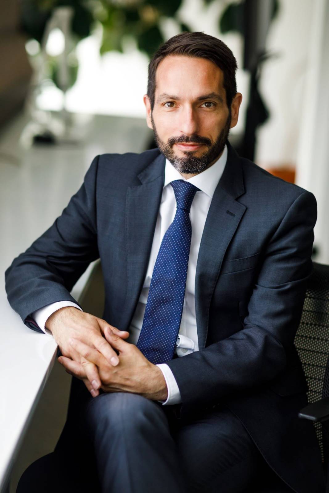 STUDIU: Peste jumătate dintre directorii generali vor accelera investițiile în 2022 1 Peter Latos EY Romania