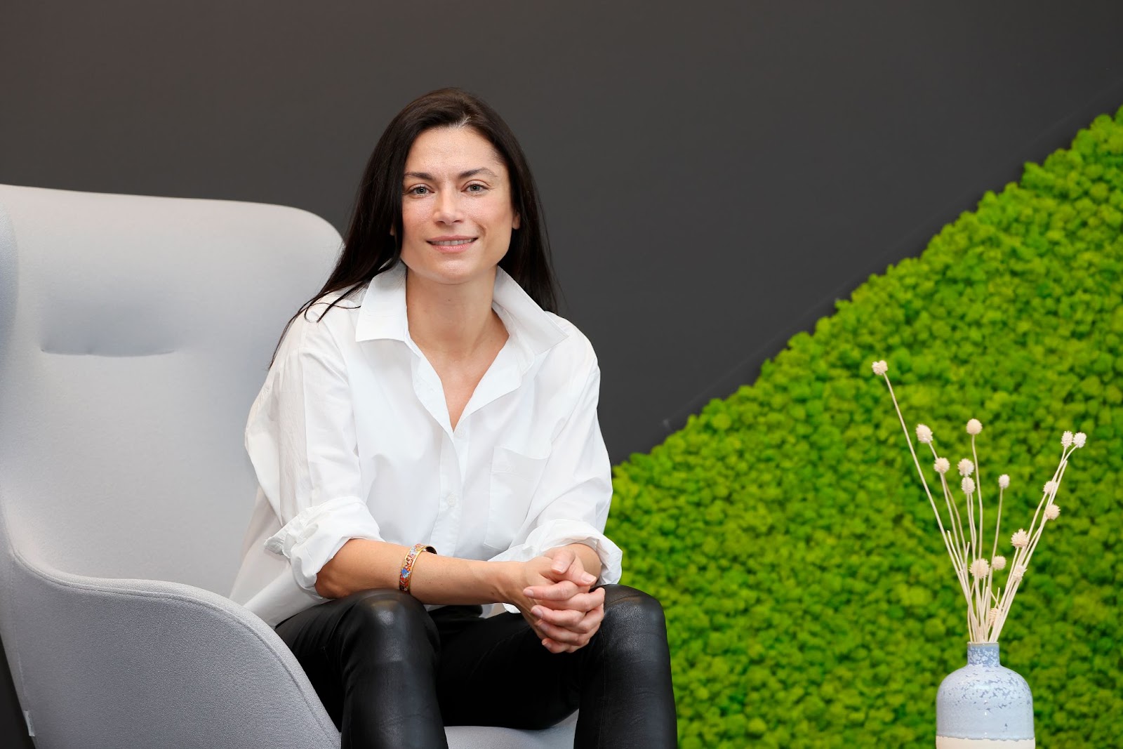 FLOWX.AI deschide birou la Paris