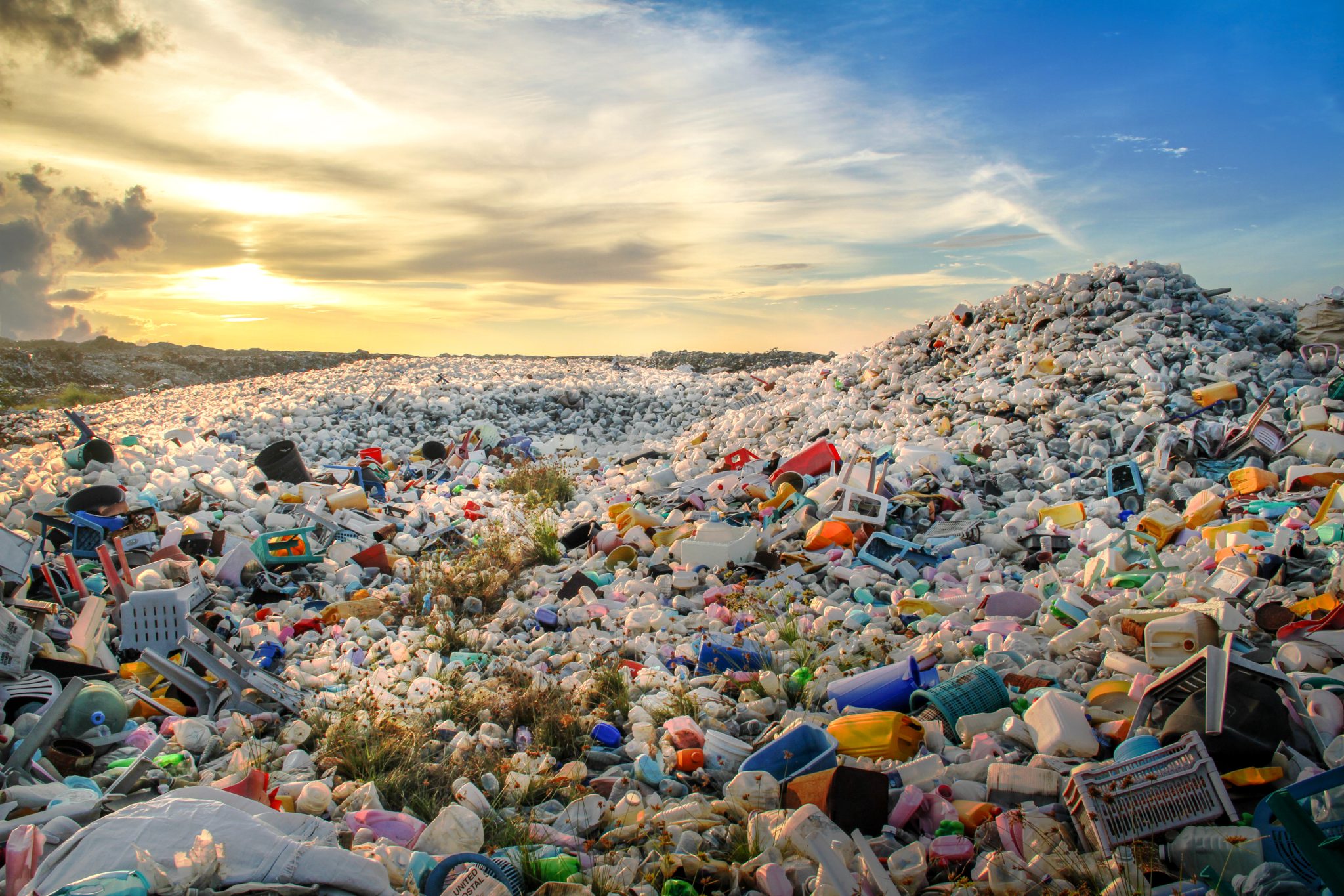 Marile branduri cer un pact global pentru a reduce producția de plastic