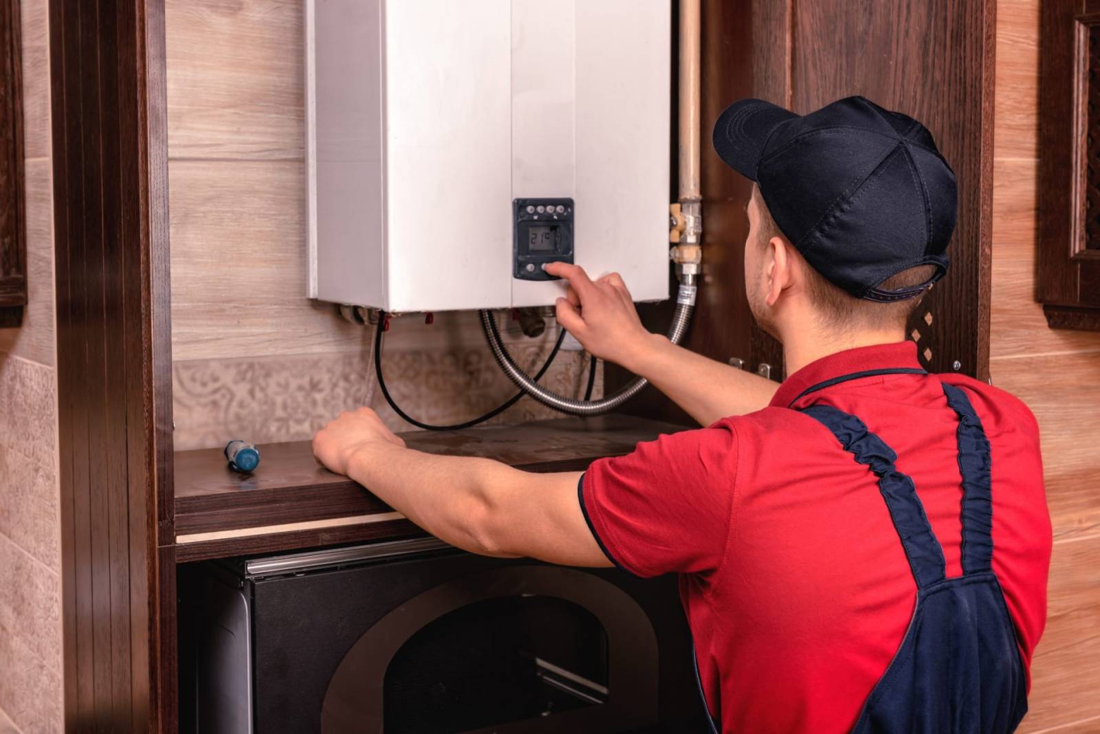 50 de familii sunt despăgubite în fiecare zi pentru avariile din interiorul locuințelor 2 centrala de apartament dreamstime incalzire apartament heating pump pompa scaled