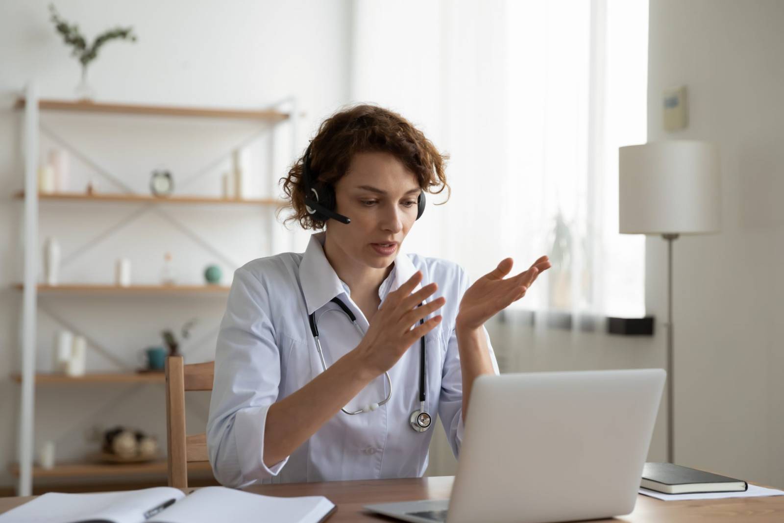 MedLife: Cererea pentru consultații medicale online aproape că s-a dublat pe fondul răspândirii acce...