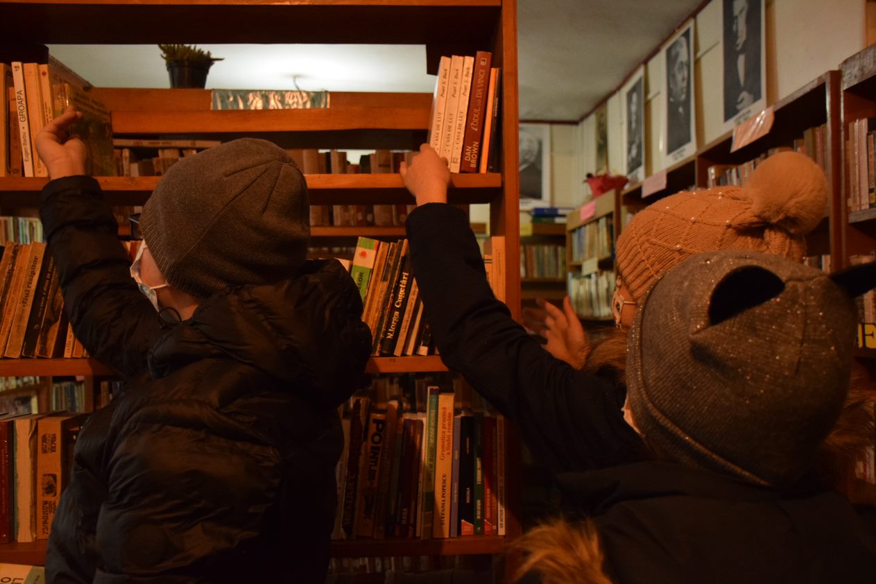 România profundă: şase din zece şcoli nu au bibliotecă şcolară