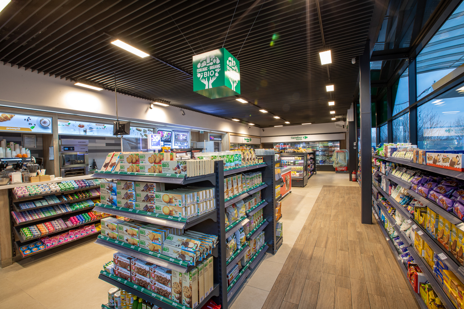 Magazine Carrefour Express în benzinăriile Rompetrol Downstream