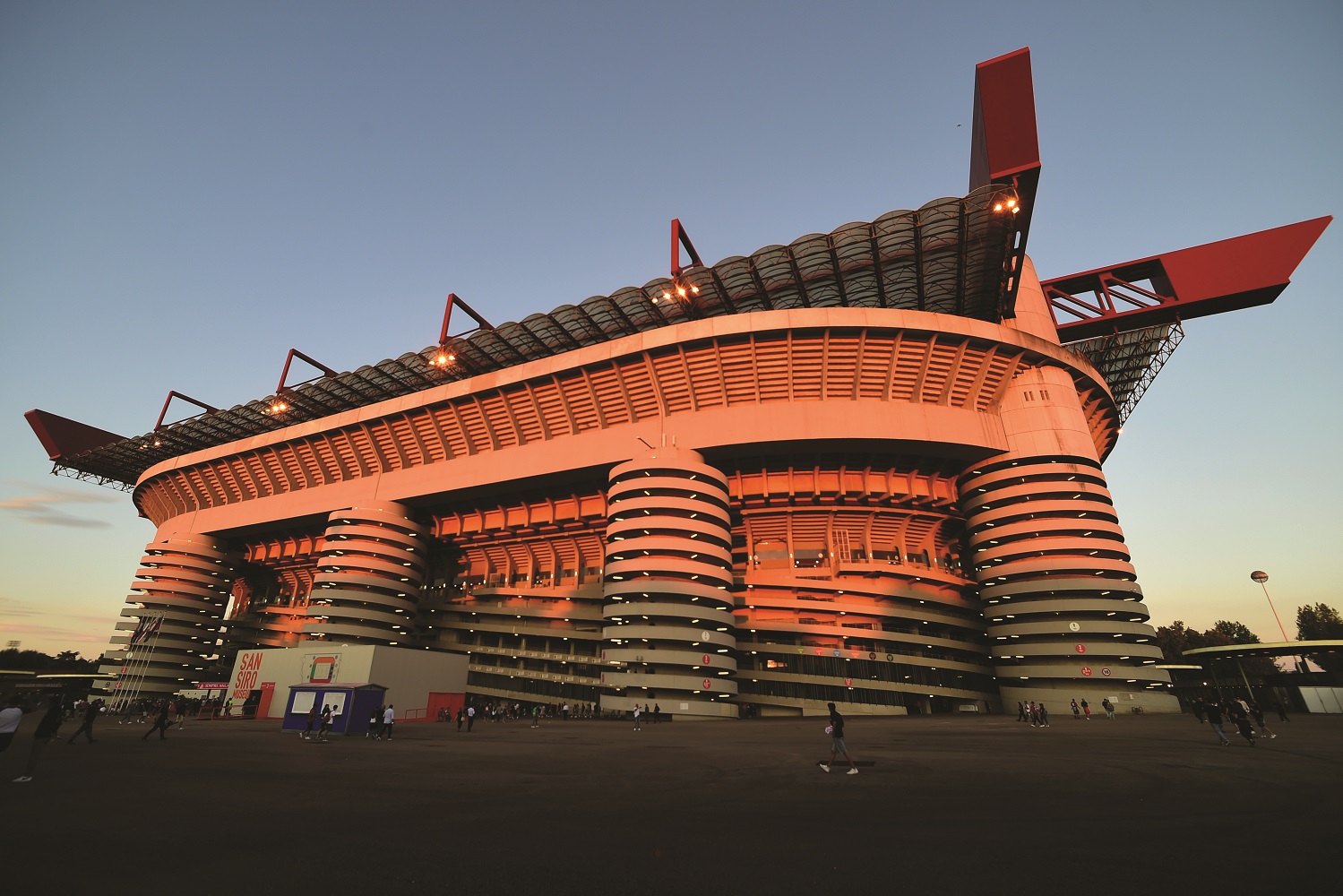 Biz Italia: Calcio alla milanese