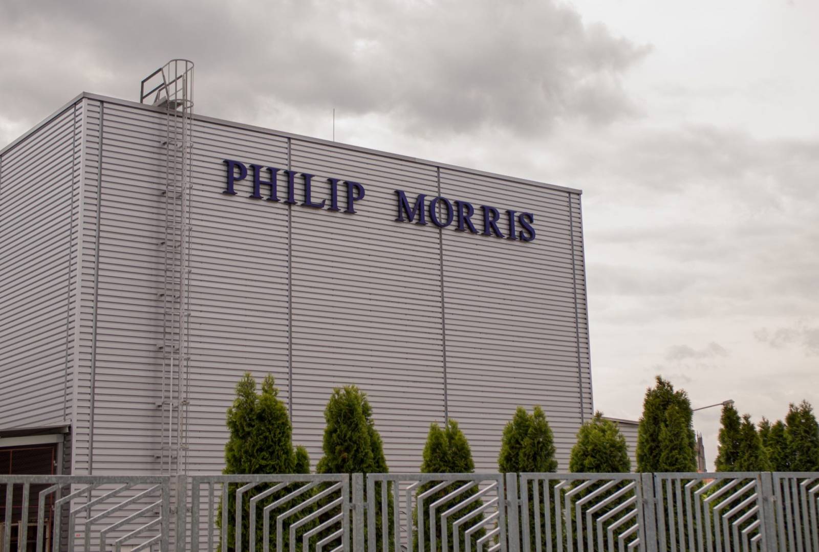 Philip Morris International suspendă investițiile și activează planul de reducere a producției în Fe...
