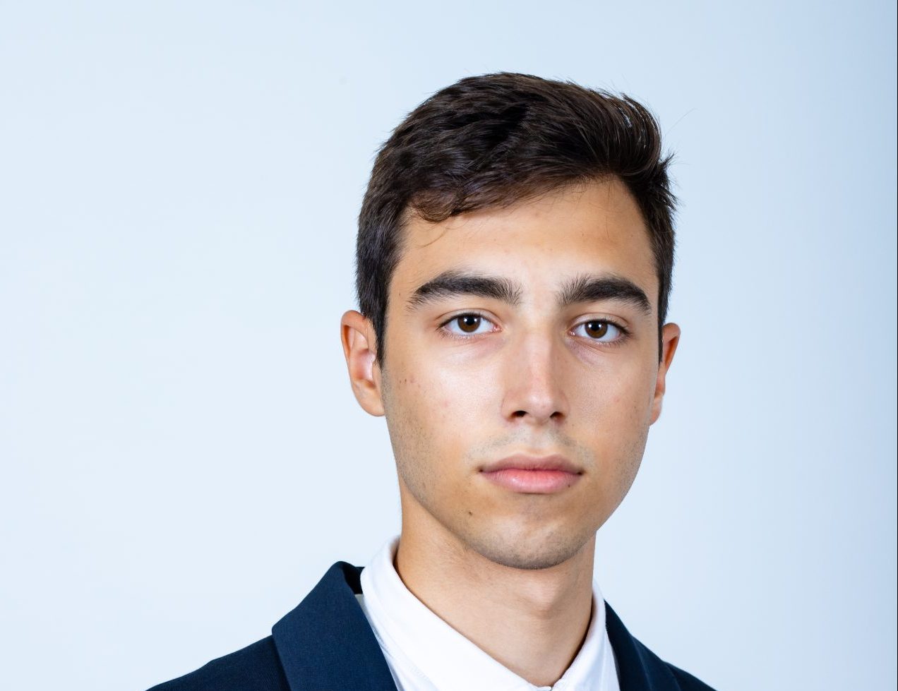 Un elev al Avenor College, admis la Harvard, după cea mai strictă selecție din istoria universității...