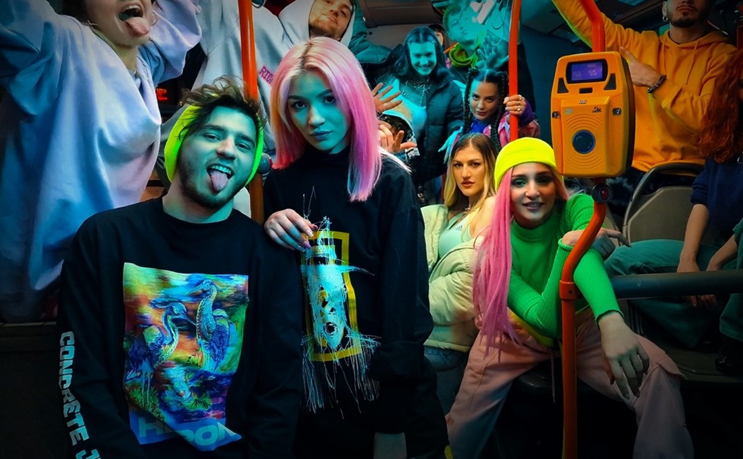 Cheil | Centrade si Samsung semnează #22EpicNights primul album dedicat nopților epice pentru seria ...