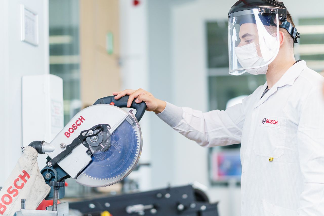 Bosch asigură 125 locuri în programul Școală Duală în fabricile din Cluj și Blaj