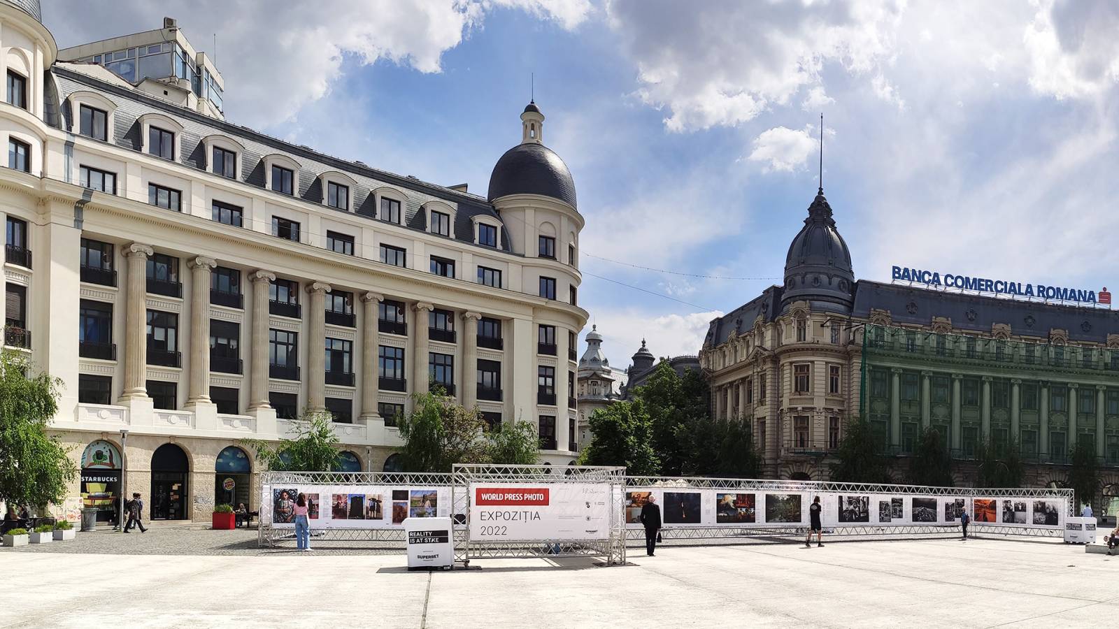 De ziua mondială a libertății presei, expoziția World Press Photo se poate vizita în piețele publice...