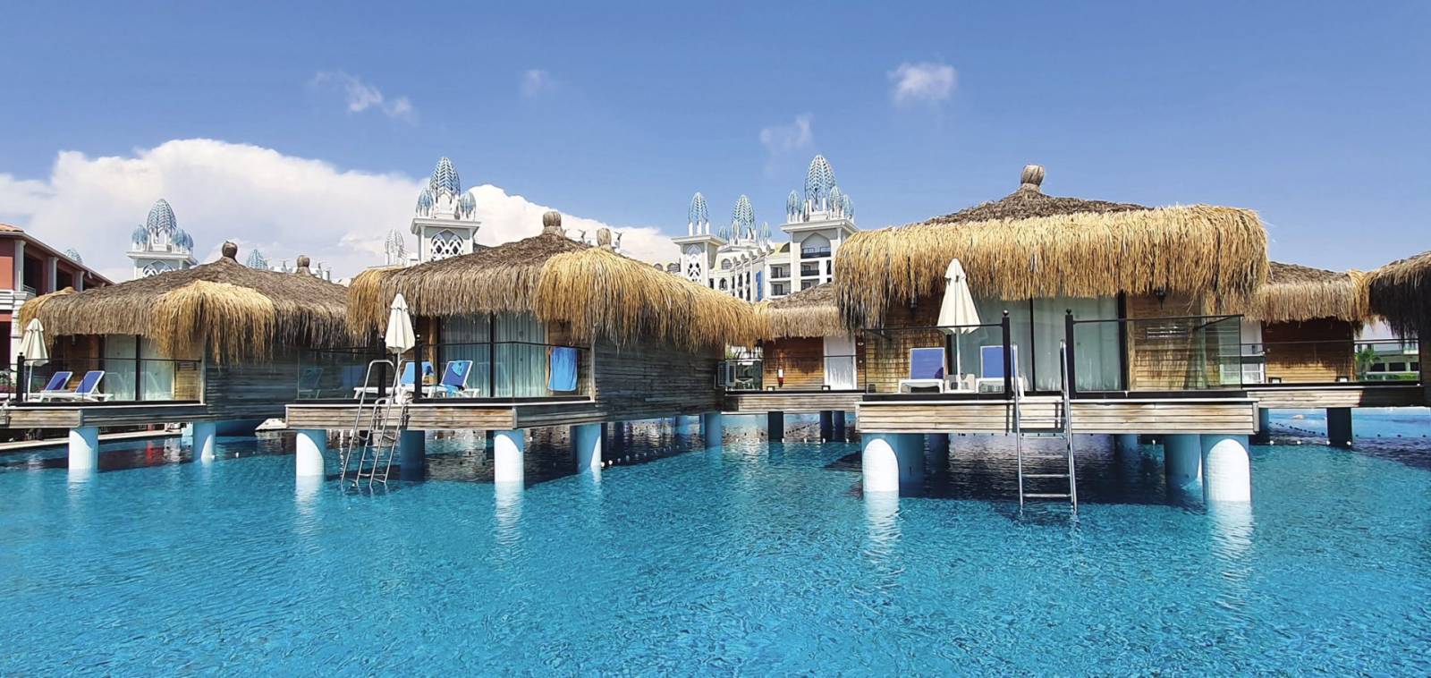 Granada Luxury Belek cabane Maldive