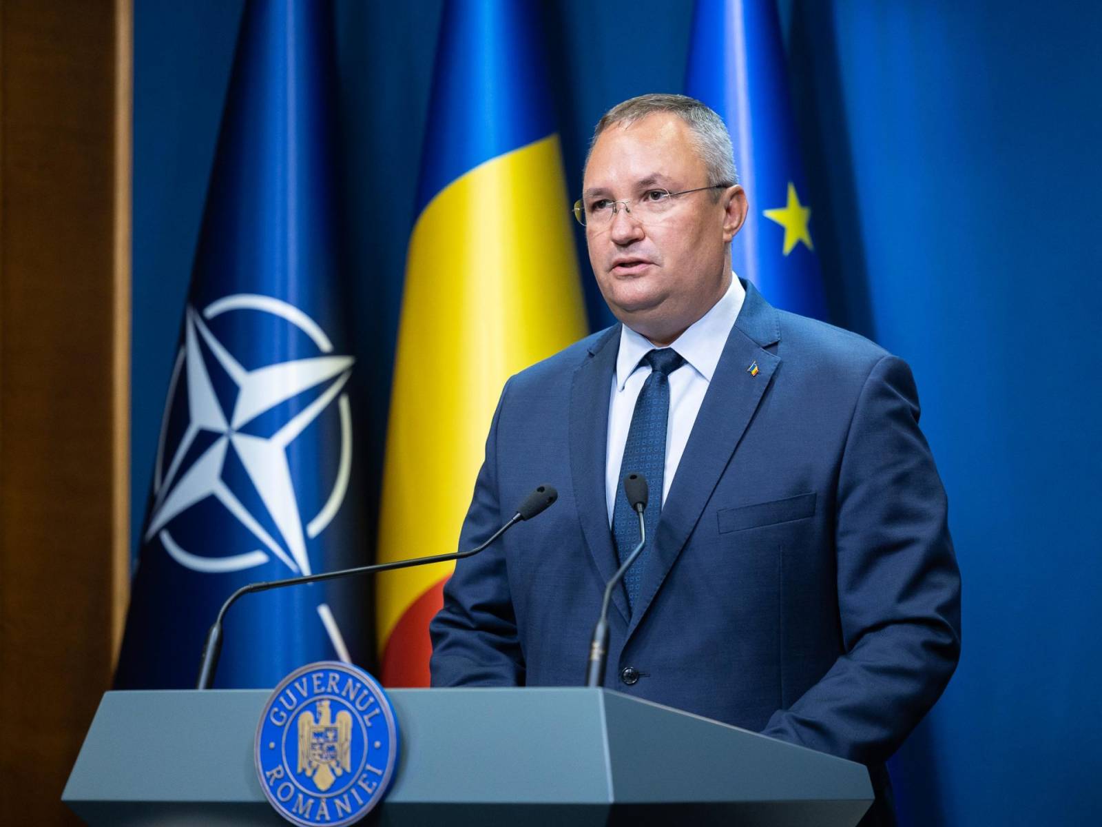 Guvernul va compensa cu 50 de bani pe litru prețul combustibilului. Reducerea se va acorda la pompă