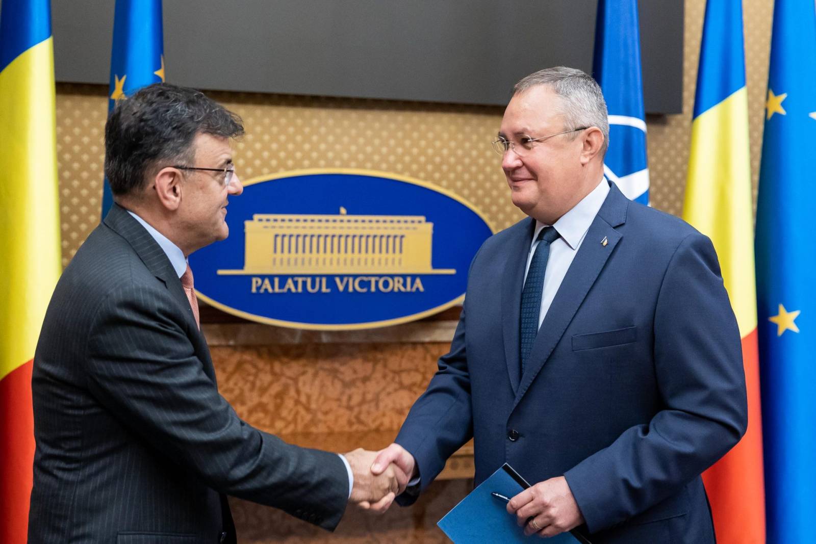 Premierul Ciucă s-a întâlnit cu vicepreședintele Google, Karan Bhatia