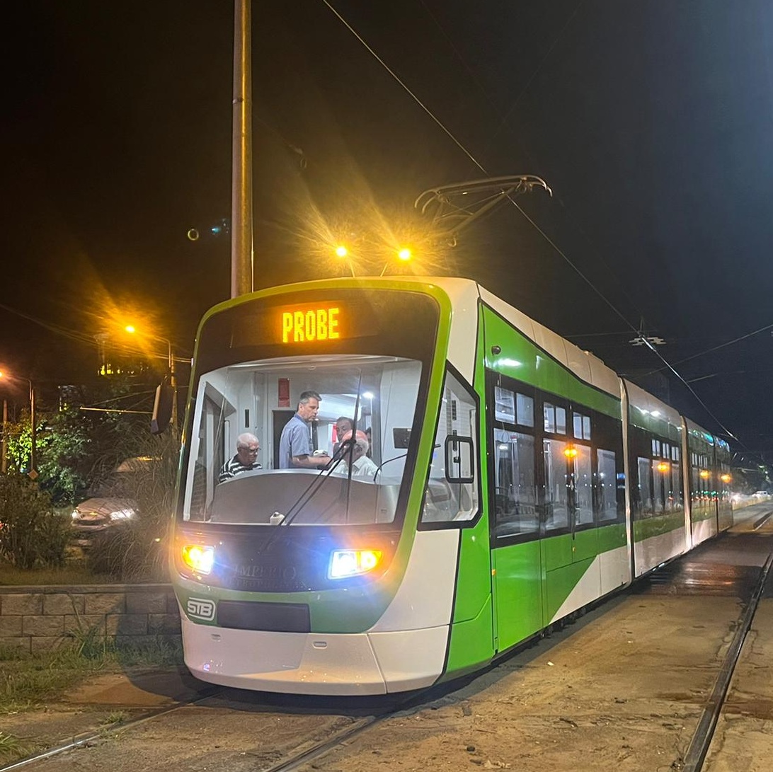 Primele tramvaie noi din București au început probele pe traseu 2 294575021 5275261759228514 2353397718037648046 n 1