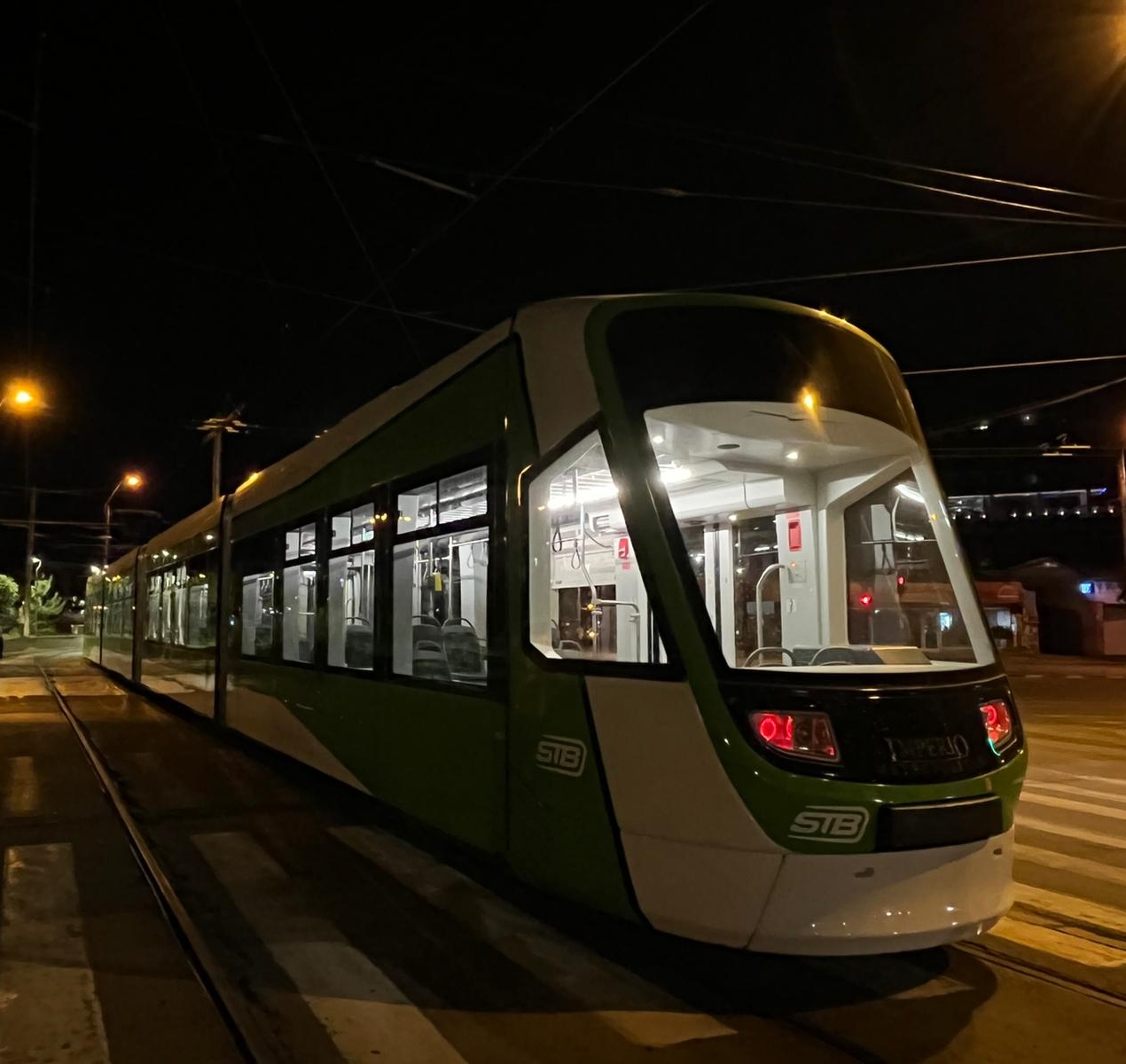 Primele tramvaie noi din București au început probele pe traseu 4 294601589 5275261985895158 5400519304631454998 n