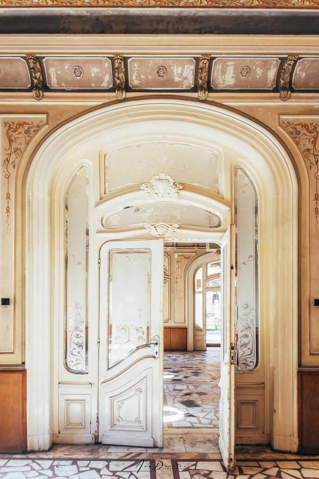 One Night Gallery redeschide Hotelul Intim din Constanța
