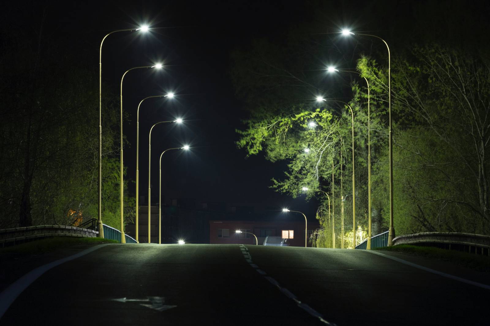 Fondurile pentru iluminatul public al localităților s-au terminat în 7 minute de la lansarea program...