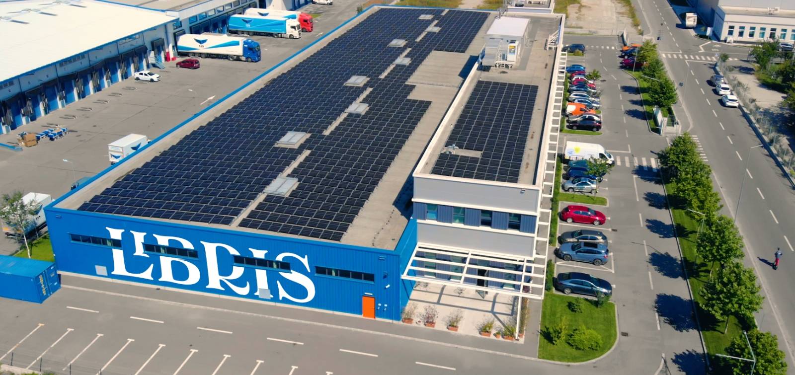 Libris investește 300.000 euro în panouri solare