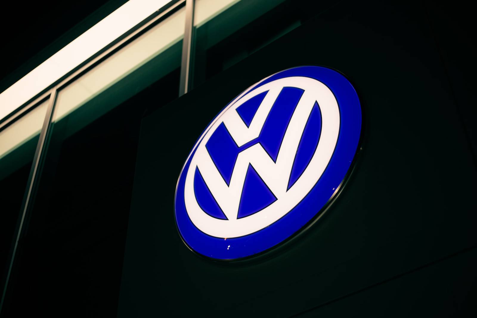 Volkswagen ar putea transfera o parte din activităţile de producţie din Germania şi Europa de Est