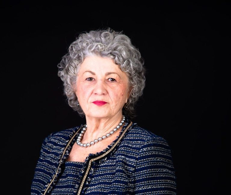 Camelia Popescu e1665663094597