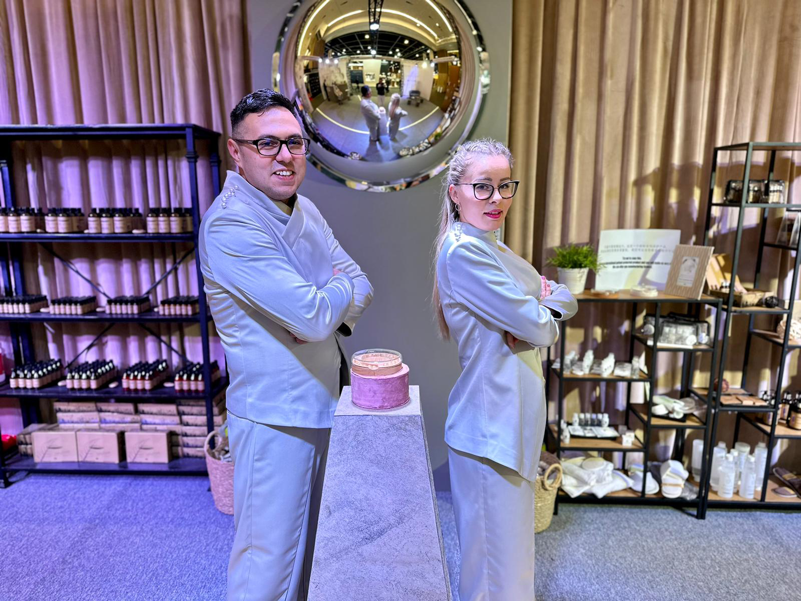 Andrei Severin si Iulia Buzila Stancu CAHM Europe lansare brevet mondial la Paris 2