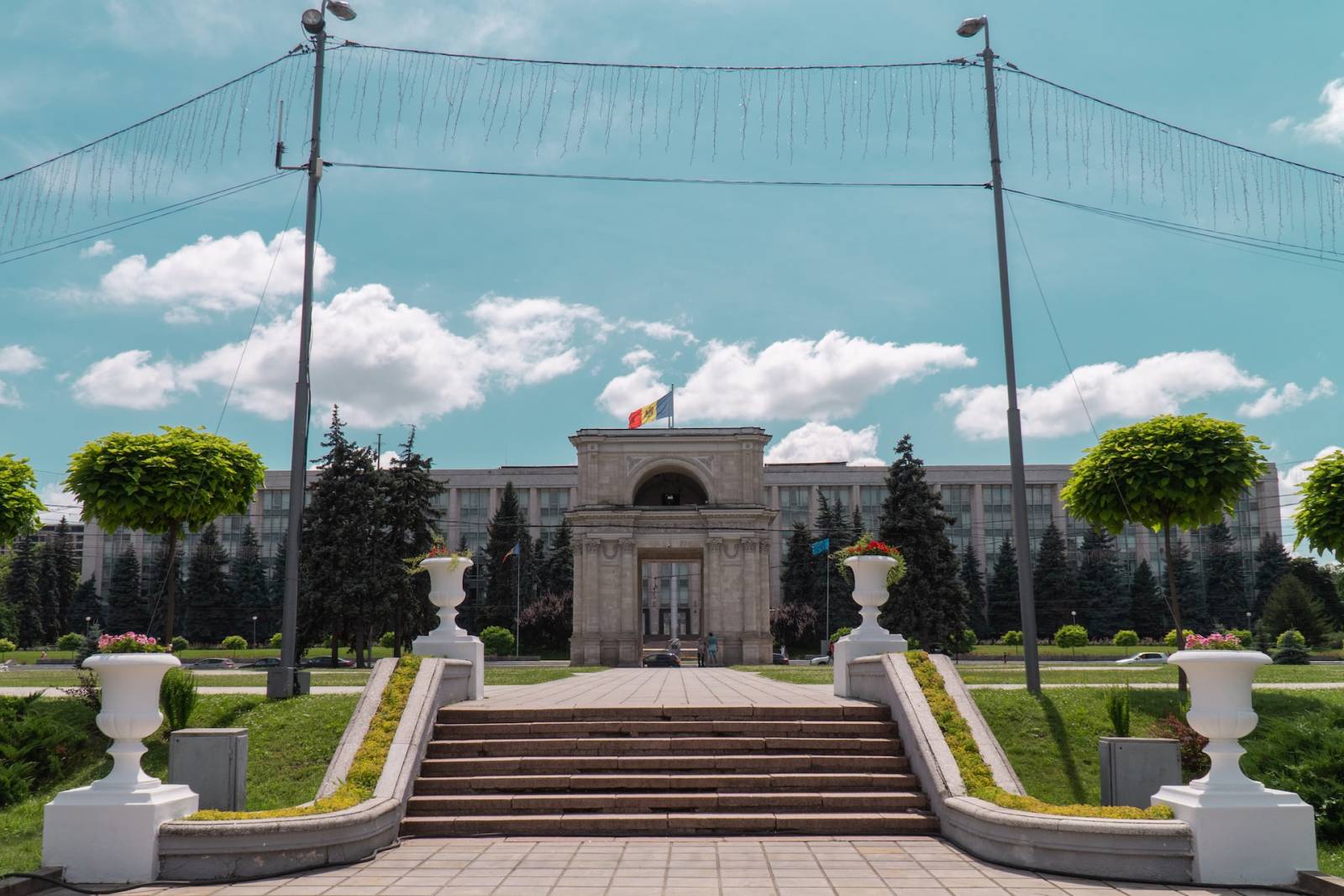 Chisinau Moldova dorin seremet ATwwmA7Pyw unsplash