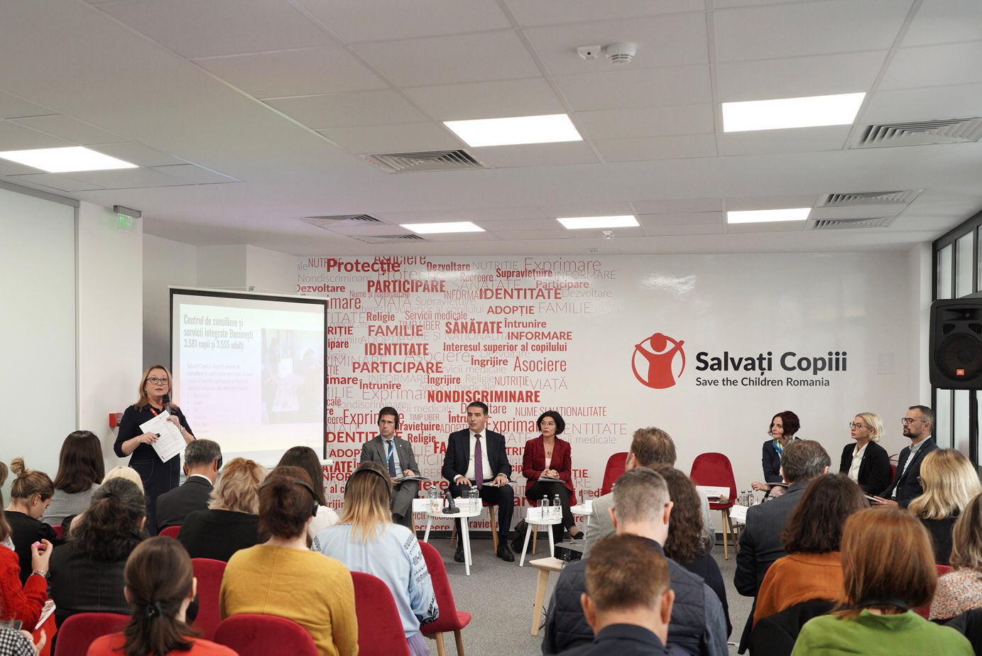 Salvați Copiii România deschide, la București, Centrul de Consiliere și Servicii Integrate pentru co...