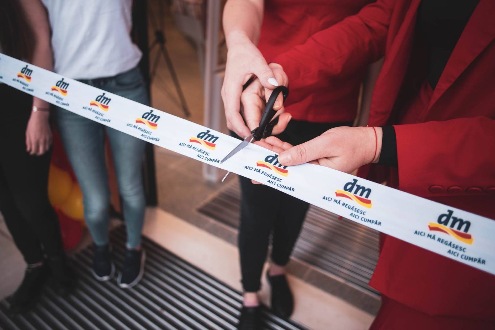 Retailerul dm drogerie markt a înregistrat o creştere cu 31,7% a cifrei de afaceri