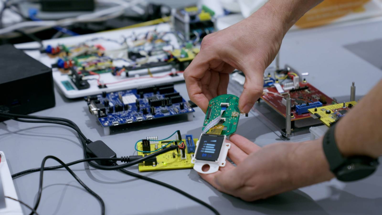 Dyson investitii tech