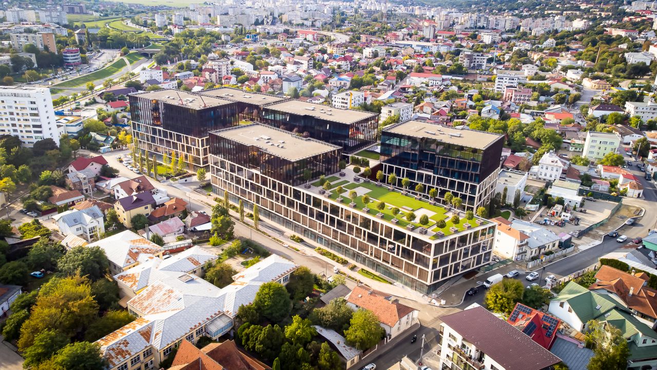 Hella deschide centru R&D la Iași și caută 100 de ingineri specializați în automotive