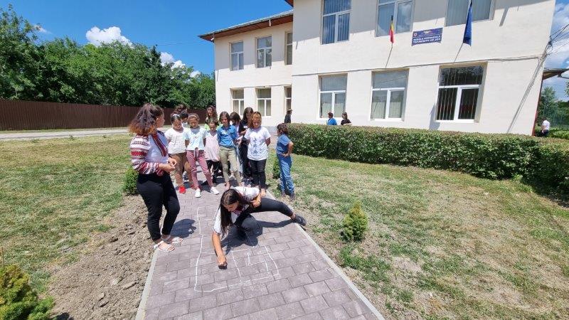 BookLand: Învățământul dual ar putea reprezenta un traseu educațional pentru cel puțin 50% dintre elevi vs. 17% în prezent